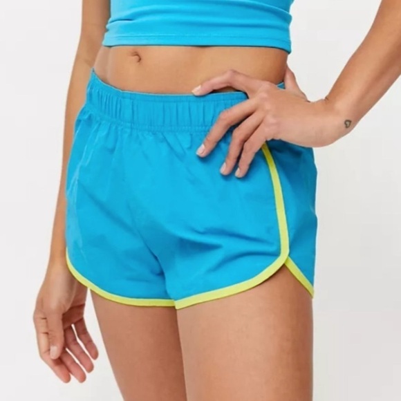 NWT Urban Outfitters Naomi Dolphin Hem Shorts in Blue - Picture 2 of 8